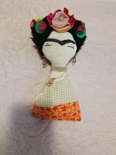 Boneca Tilda Frida Kahlo pequena