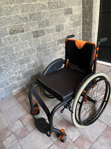 Cadeira de Rodas Ativa Sigma - Alumínio Ultra Leve - Excelente Estado