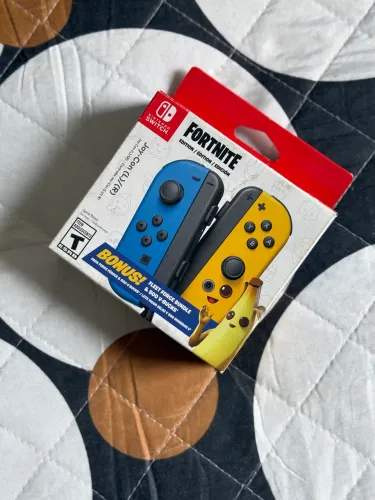 Joy Con (L)/(R) Fortnite Edition - Nintendo Switch *SEM CÓDIGO*