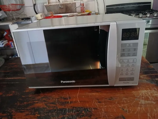 Microondas Panasonic 25 litros inox espelhado