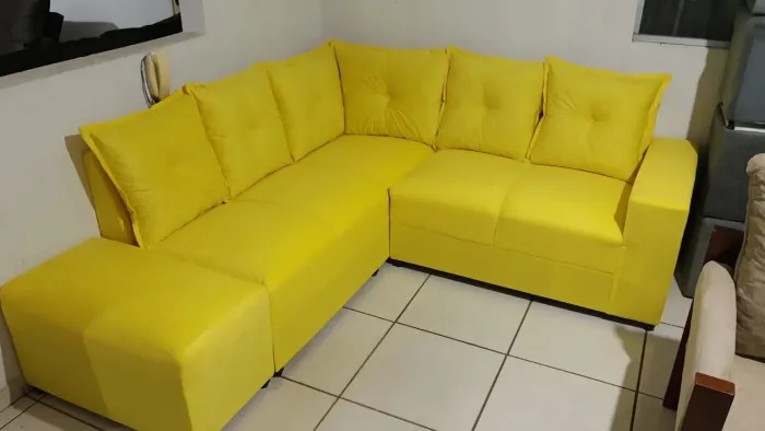 Sofa de canto com puff $750,00 A vista ou 12x 73,50 no cartão de crédito