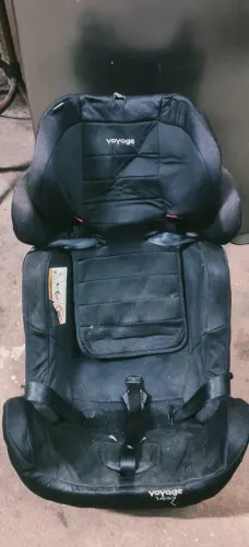 Vende-se cadeira infantil para automóvel, suporta até 25 kg.