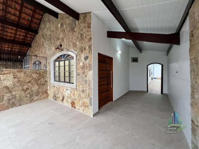 CASA NA VILA TUPI COM PISCINA, CHURRASQUEIRA PRONTA PARA MORAR