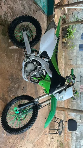 Vendo moto de trilha