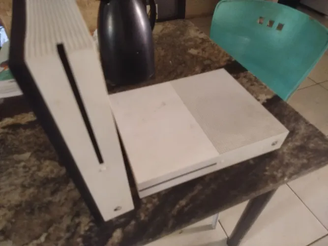 2 Xbox one s vendo ou troco ler descrição 