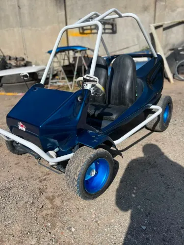 Vendo munibugre capinha motor 4 tempos partida elétrica 