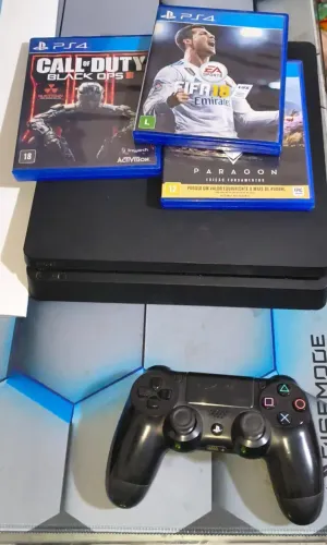 PS4 Slim 500GB + 3 Jogos