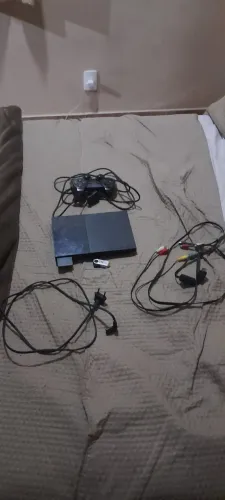 Vendo ps2 com todos os cabos ,cartao de memória e pen drive com vários jogos