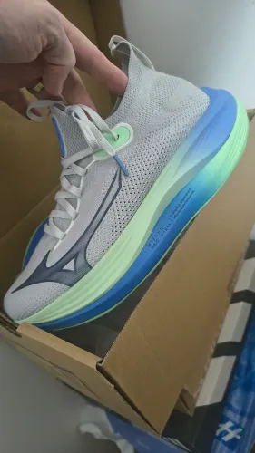 Mizuno Neo Vista