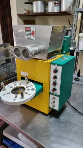 Kit Compacta Print Salgados - Máquina de Fazer Salgados + Masseira 5kg  220V