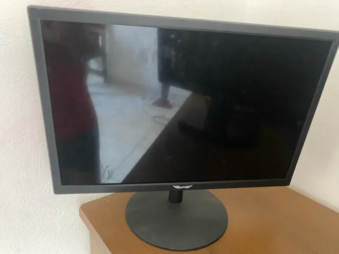 Monitor tronos com defeito na tela