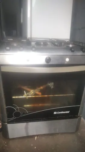 VENDO!! FOGÃO 5 BOCAS 300,00 COM MANGUEIRINHA NOVA. TODAS BOCAS FUNCIONA NORMALMENTE.!.. !