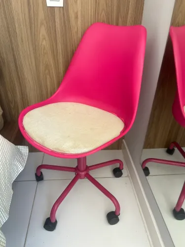 cadeira rosa de rodinhas tok stok sem forro