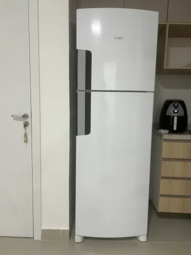 Geladeira Consul Frost Free Duplex CRM44MB Branca, 127V, com apenas 3 meses de uso.