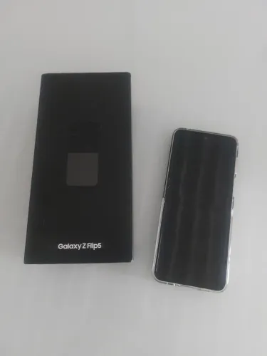 Galaxy Z Flip 5 512GB em ótimo estado