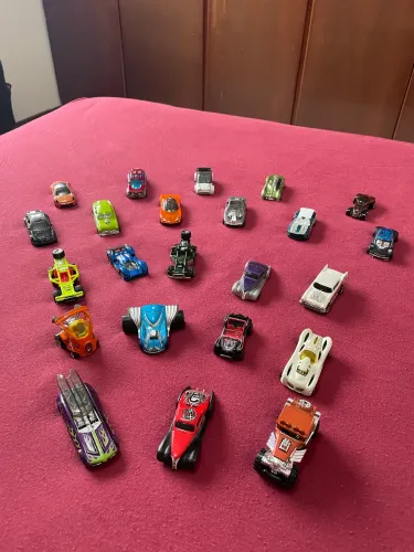 Coleção com + 70 Carrinhos Hot Wheels 