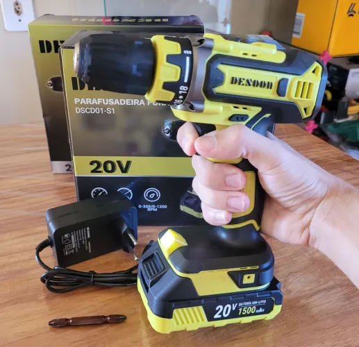 Parafusadeira e Furadeira a Bateria 20V Produto Novo