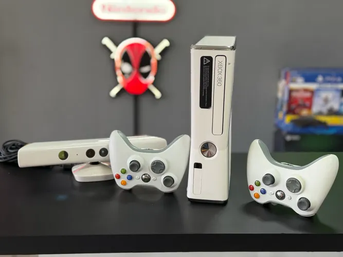 Xbox 360 Slim Branco Destravado (LOJA FÍSICA JUNDIAÍ)