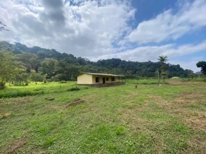 Chácara para venda com 3 quartos na Armando Cunha - Peruíbe - SP