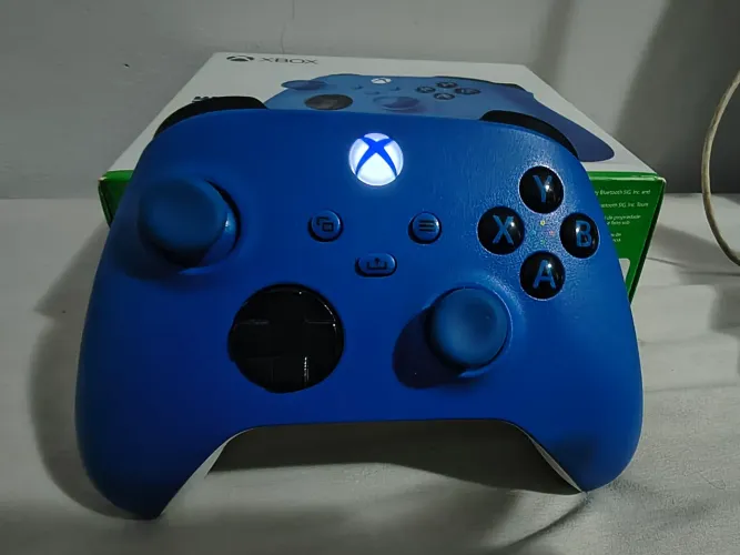 Controle Xbox Series / One / PC Sem Fio (Shock Blue) - Estado de Novo + Caixa