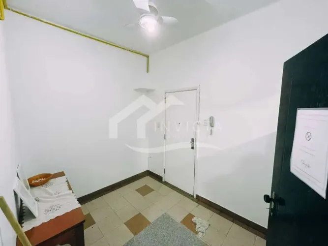 MARAVILHOSO APARTAMENTO REFORMADO NO POSTO 3 EM COPACABANA!