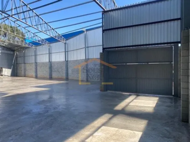 Galpão Industrial, 700m². Terra Preta