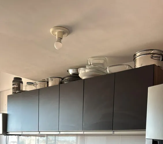 Armário de mdf feito por encomenda novíssimo!  Pode usar no escritório, cozinha?