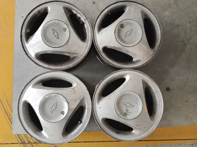 Rodas GM Corsa 13 Esfiha