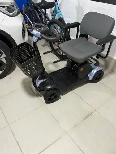 QUADRICICLO PARA PESSOAS COM DEFICIÊNCIA PARA ANDAR