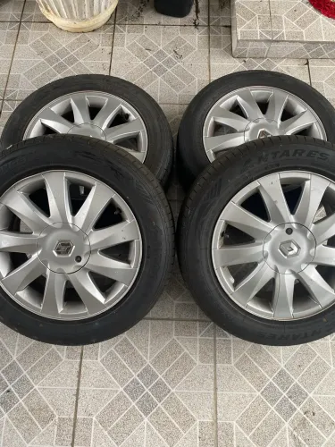 Venda-se jogo de rodas 16 megane