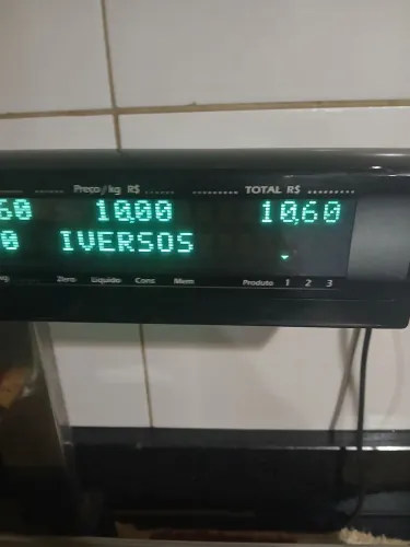 Balança digital com etiquetadora