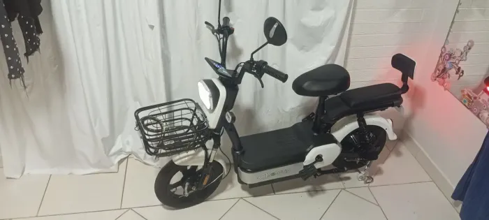 Scooter elétrica 