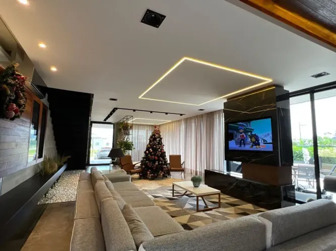 Imóvel para aluguel possui 376 metros quadrados com 4 quartos em Santa Regina - Camboriú -