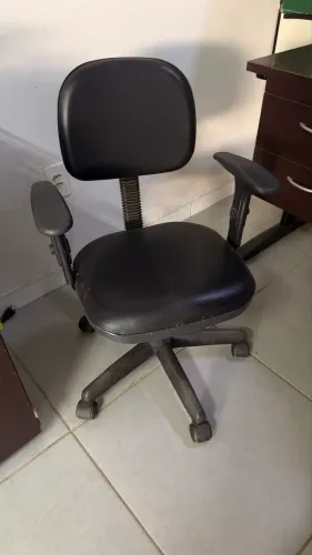 Cadeira secretária giratória