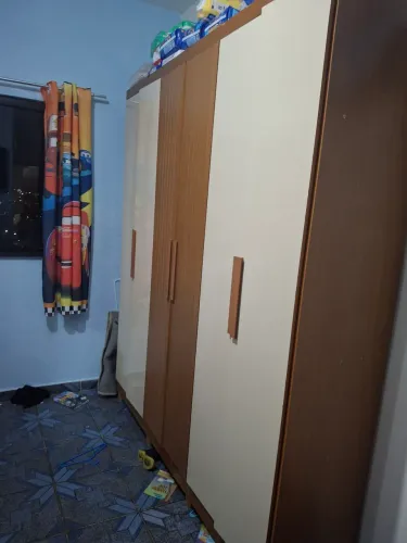 Guarda roupa 6 portas