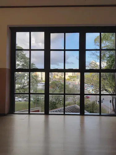 EXCELENTE APARTAMENTO NO CORAÇÃO DO CENTRO CÍVICO, 2 QUARTOS