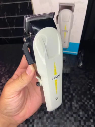 Máquina de Cortar Cabelo Branca Wireless Leon GTS LFJ-1172