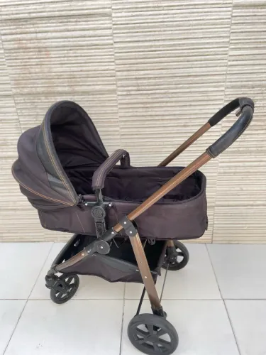 Carrinho de bebê moisés galzerrano (acompanha bebê conforto)