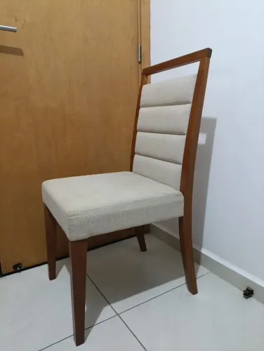 Cadeiras (p/ Mesa de Jantar) em Madeira Maciça, aparelhada, envernizada e tecido em Linho
