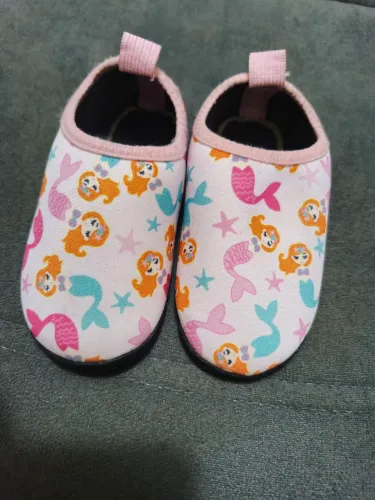 Sapatilha infantil para praia