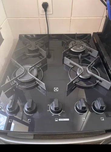 Fogão Fogão 4 Bocas Electrolux Efficient PerfectCook Preto