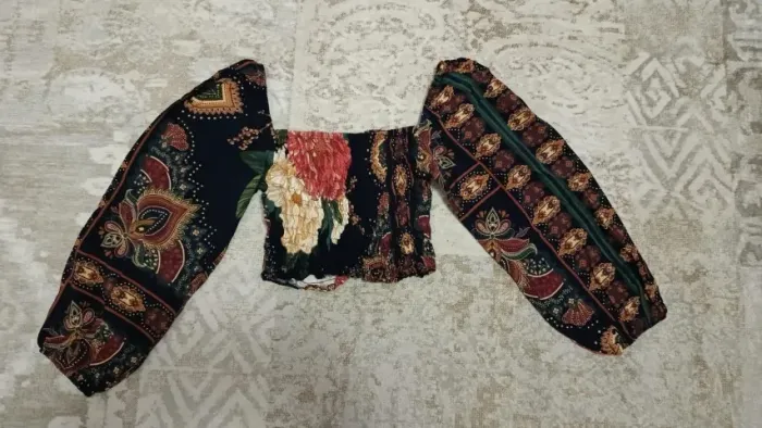 Cropped estilo cigana