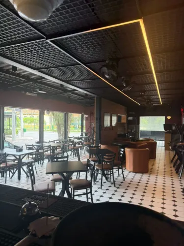 Oportunidade - Fundo de Comércio - Vila Adyana - 198m².
