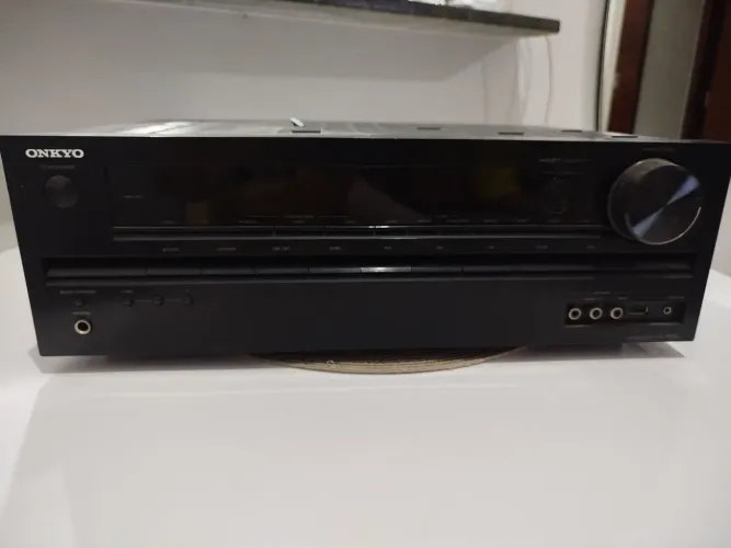 Vende-se Onkyo Receiver HT-R592
