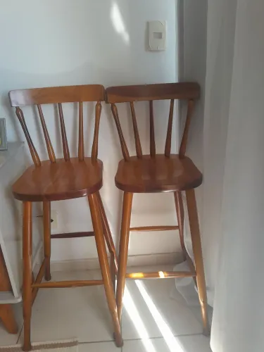 Mesa e cadeiras