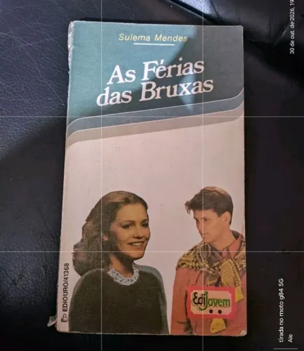 Livro de 1979 com algumas marcas do tempo