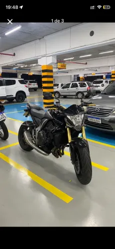 Moto CB1000r preta