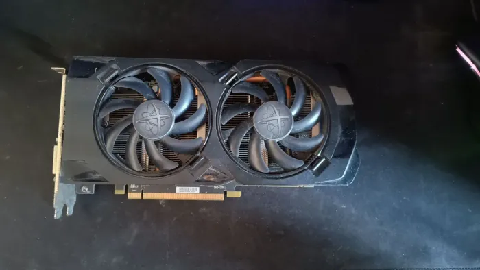 Placa de Vídeo XFX RX 470 4GB - Com Defeito