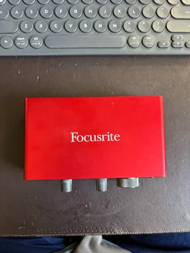 Interface de Áudio Focusrite Scarlett Solo 3ª Geração (Com Plástico no Painel)