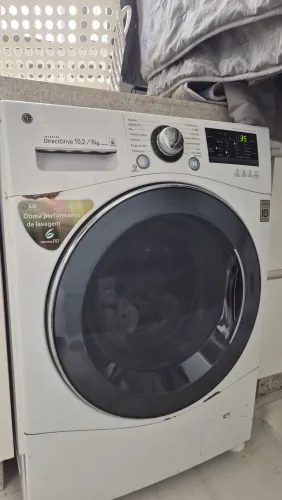 Máquina LG lava e seca 10,2 kg